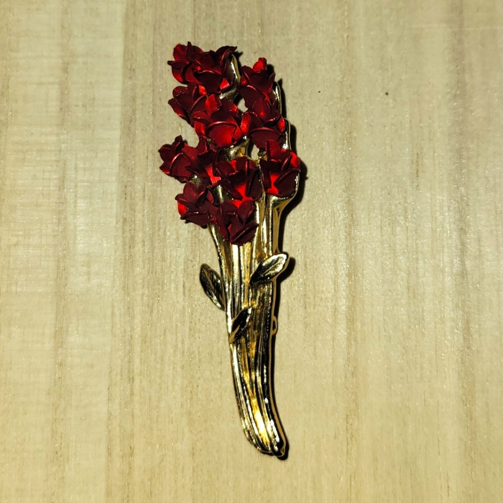 Avon Dozen Roses Brooch